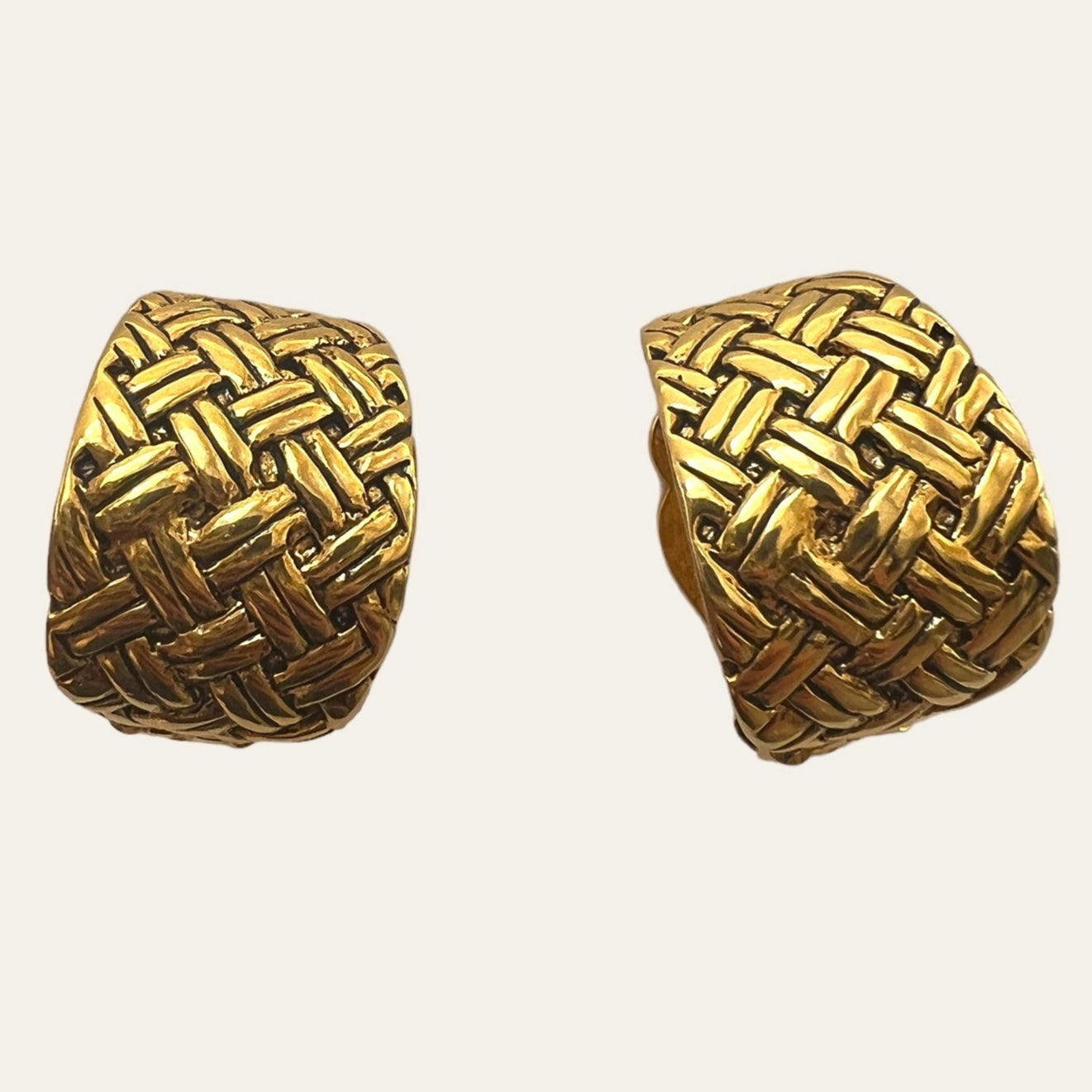 Oscar De La Renta Gold Tone Hoop Clip On Earrings