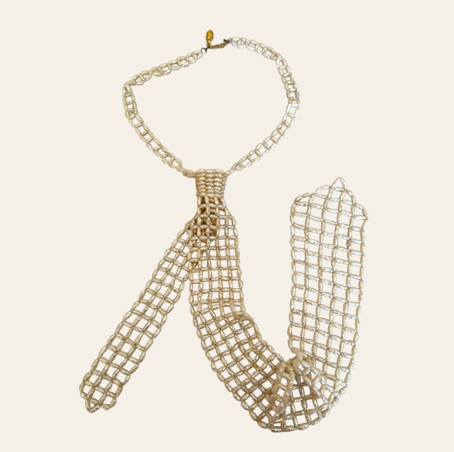Pearl Tie