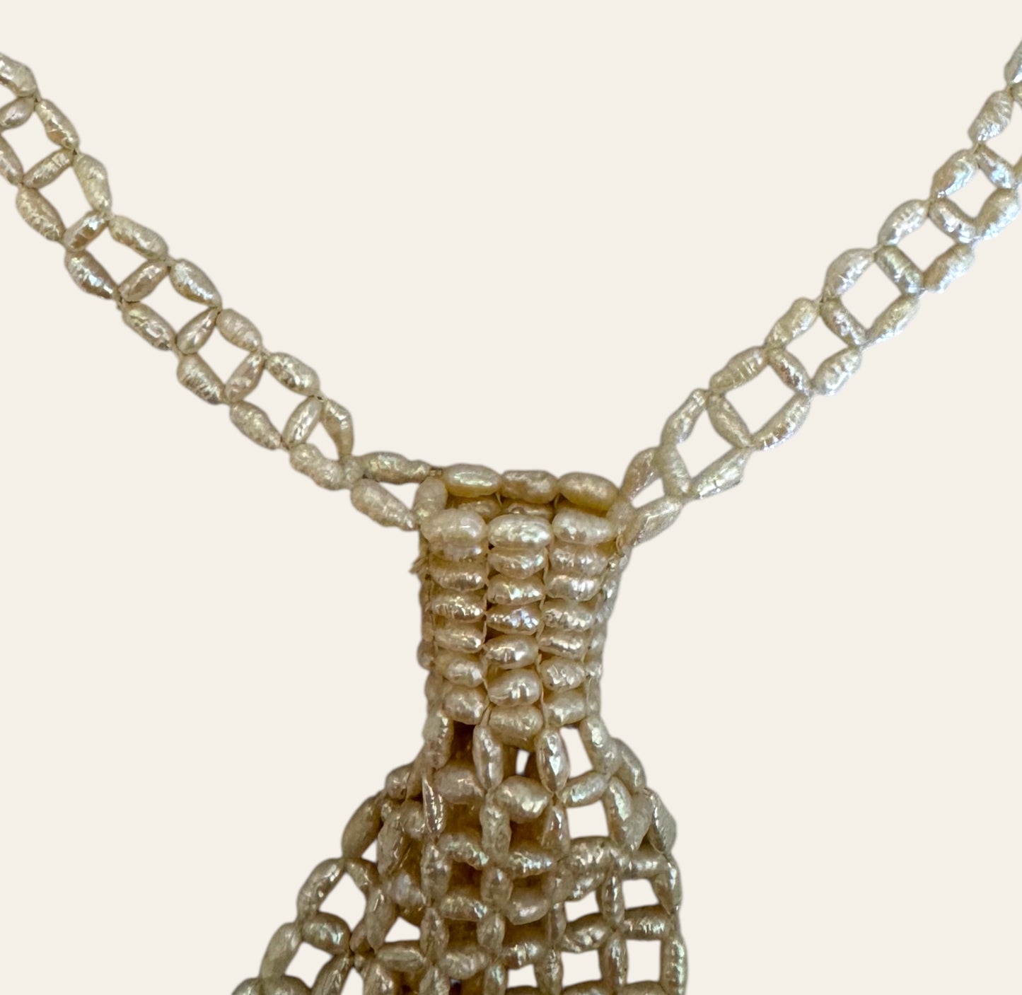 Pearl Tie