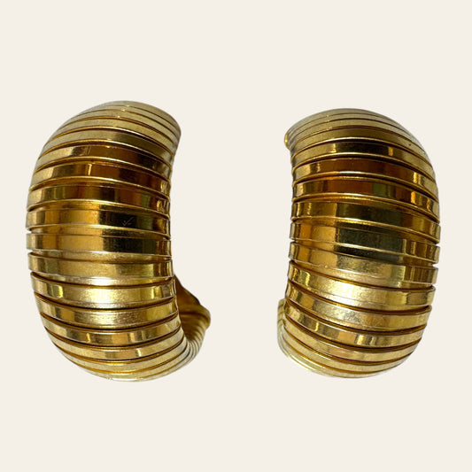Vintage Large Ribbed Gold Tone Chunky Hoop Clip On Earrings