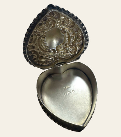 Victorian Sterling Silver Heart Box — Adie & Lovekin Ltd, Birmingham 1899