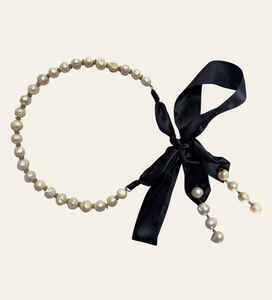 Ribbon Pearl Necklace
