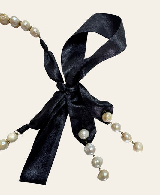 Ribbon Pearl Necklace