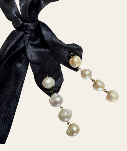 Ribbon Pearl Necklace