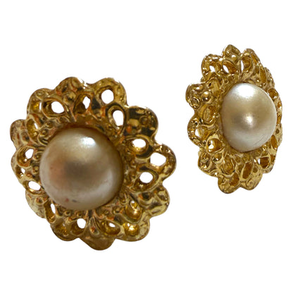 1980's Flower Clip On Earrings
