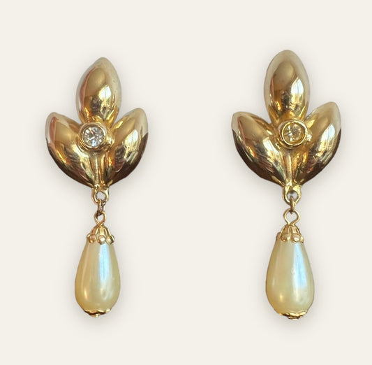 1980's Gold Tone Faux Pearls Dangle Earrings